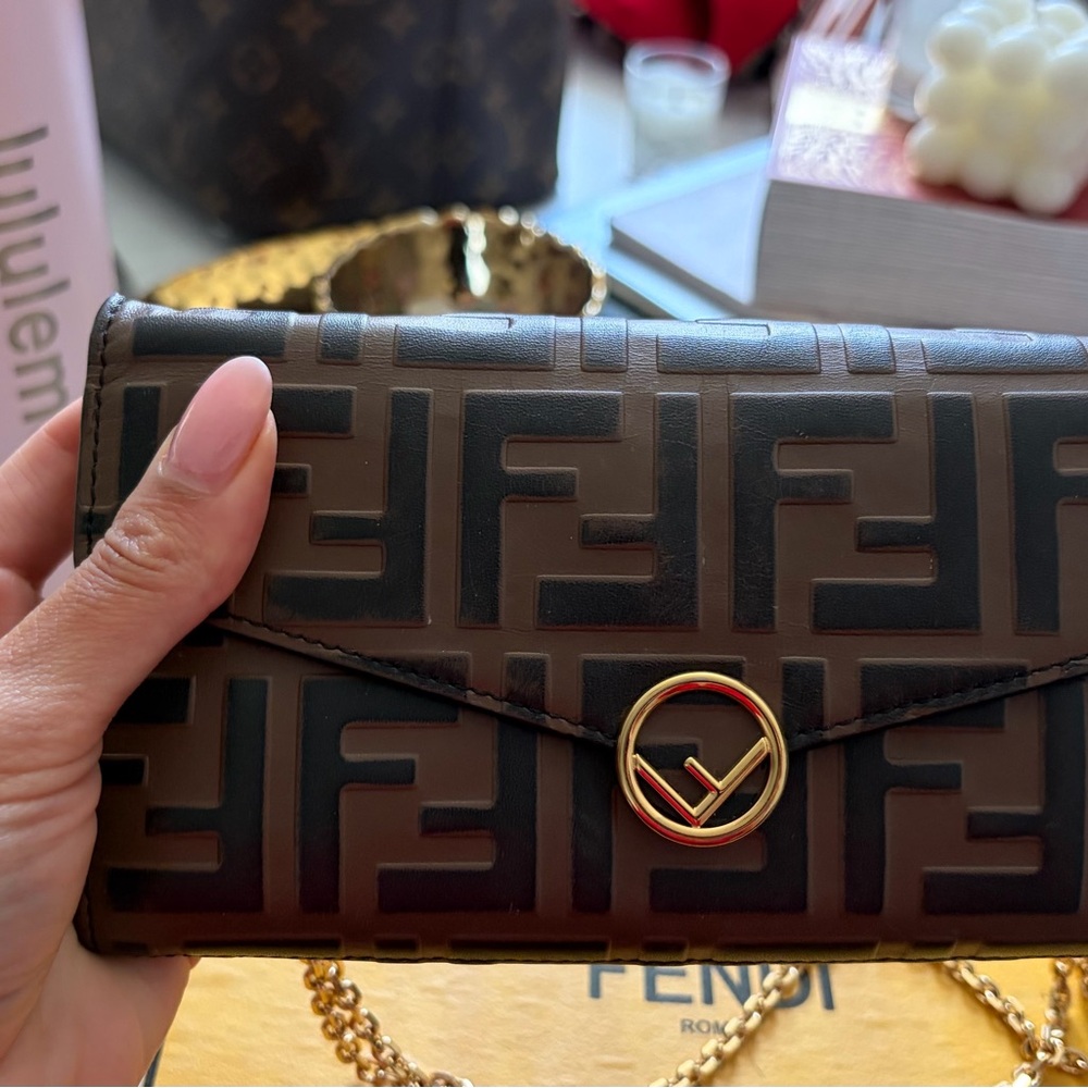 Fendi Wallet on Chain - Picture 3 of 6